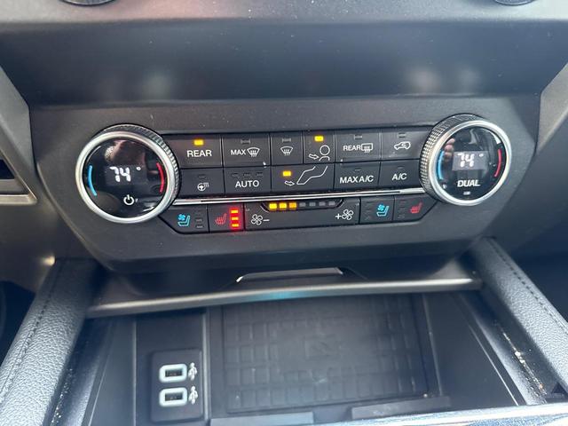 Photo of 2019 Agate Black Metallic Ford Expedition