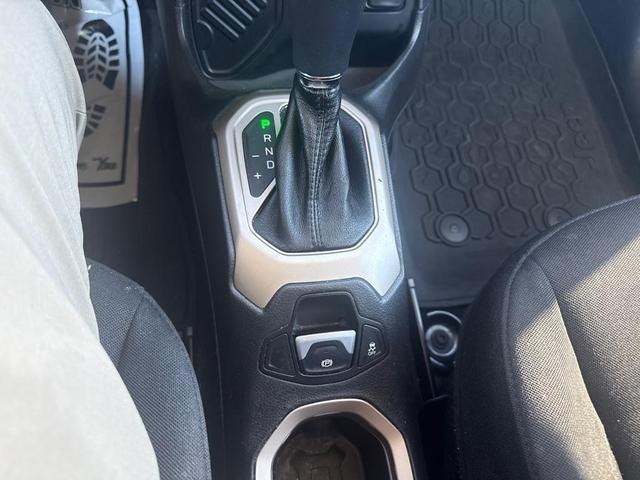 Photo of 2015 Alpine White Jeep Renegade