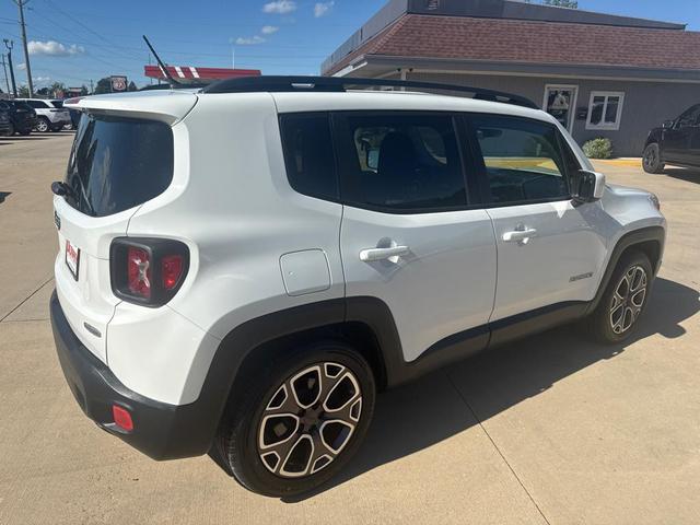 Photo of 2015 Alpine White Jeep Renegade