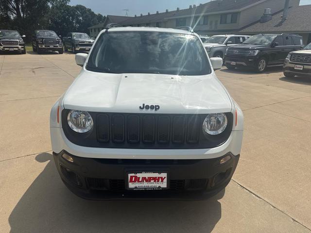Photo of 2018 White Jeep Renegade