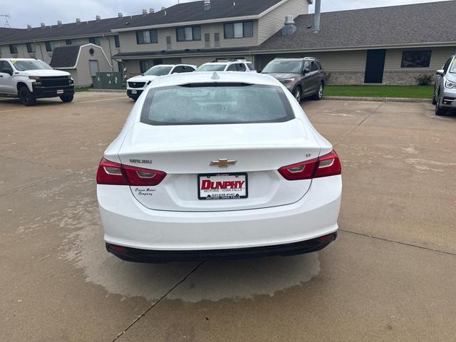 Photo of 2023 White Chevrolet Malibu