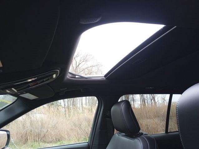 Photo of 2025 Bright White Clearcoat Jeep Grand Cherokee