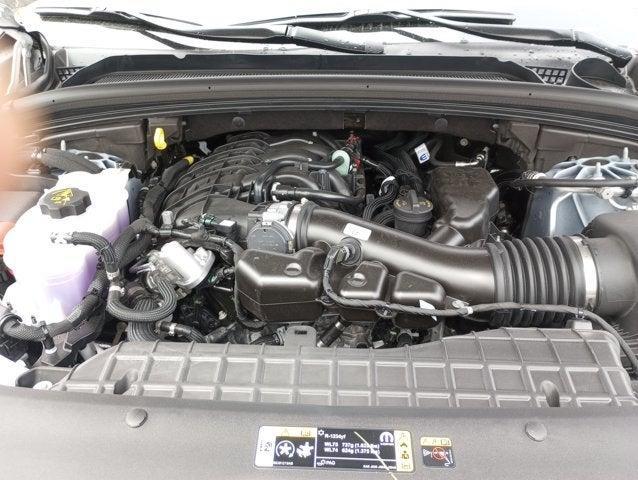 Photo of 2025 Bright White Clearcoat Jeep Grand Cherokee