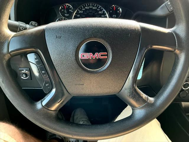Photo of 2015 Summit White GMC Savana 3500