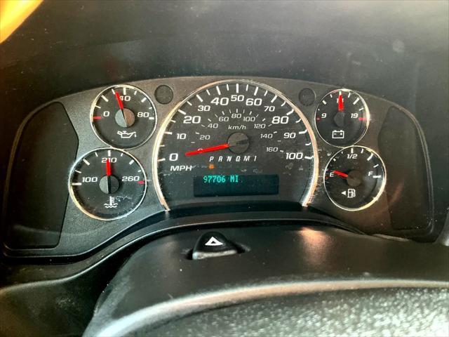 Photo of 2015 Summit White GMC Savana 3500