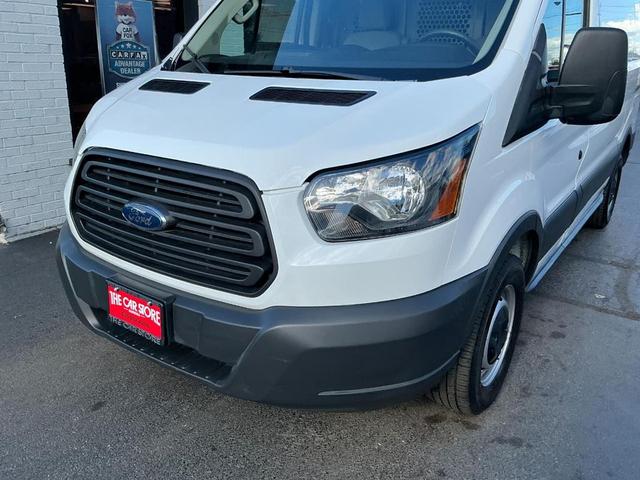 Photo of 2018 Oxford White Ford Transit-250
