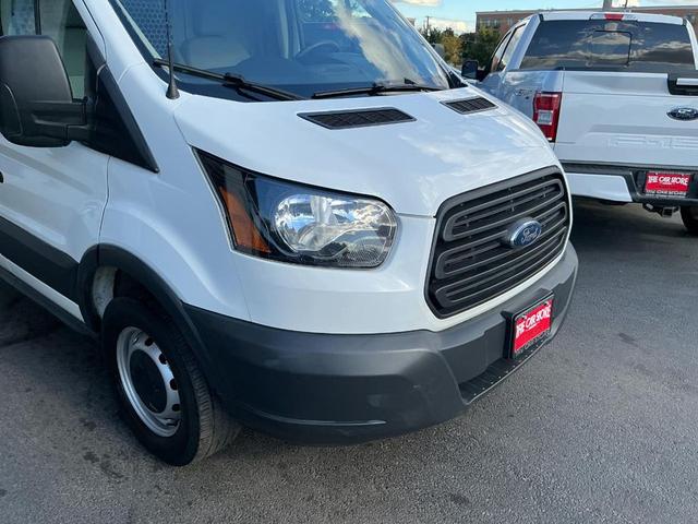 Photo of 2018 Oxford White Ford Transit-250
