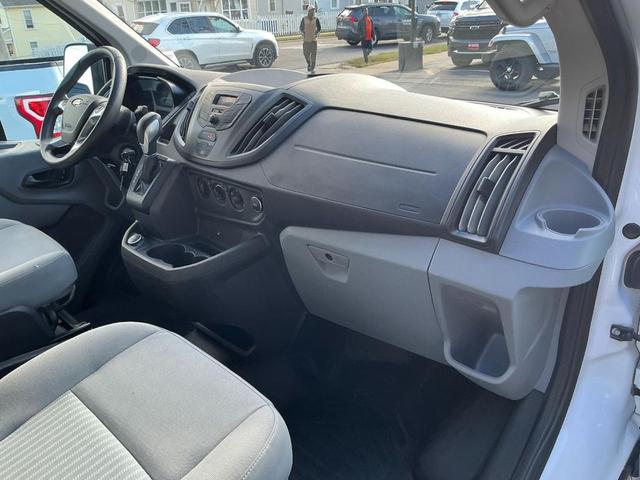 Photo of 2018 Oxford White Ford Transit-250