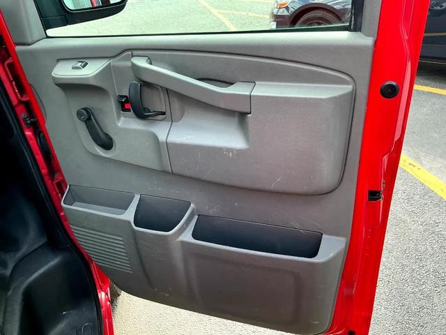 Photo of 2017 Cardinal Red GMC Savana 3500