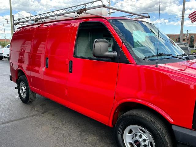 Photo of 2017 Cardinal Red GMC Savana 3500