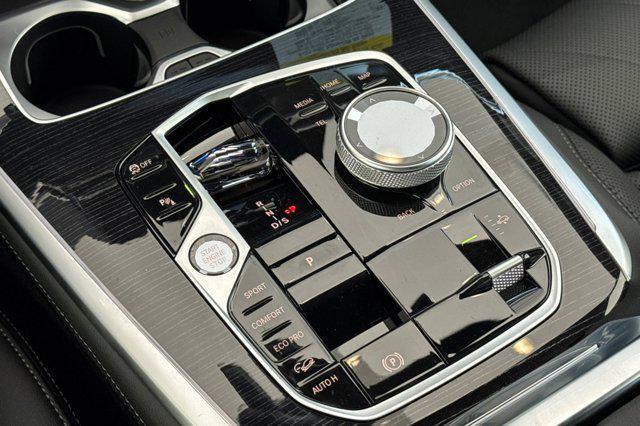 Photo of 2026 Black Sapphire Metallic BMW X7