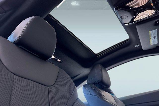 Photo of 2026 Tanzanite Blue II Metallic BMW 430