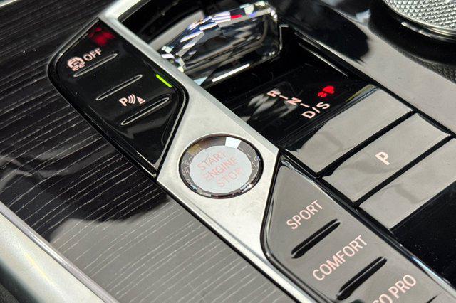 Photo of 2026 Black Sapphire Metallic BMW X7