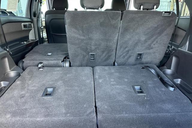 Photo of 2020 Oxford White Ford Explorer
