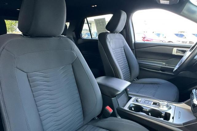 Photo of 2020 Oxford White Ford Explorer