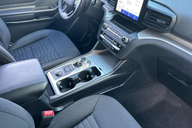 Photo of 2020 Oxford White Ford Explorer