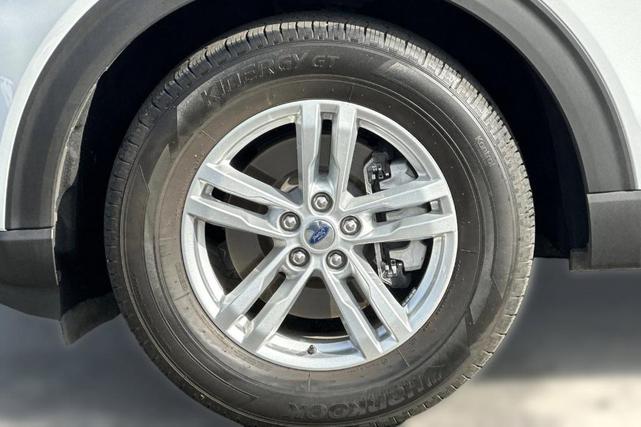 Photo of 2020 Oxford White Ford Explorer