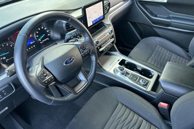 Photo of 2020 Oxford White Ford Explorer