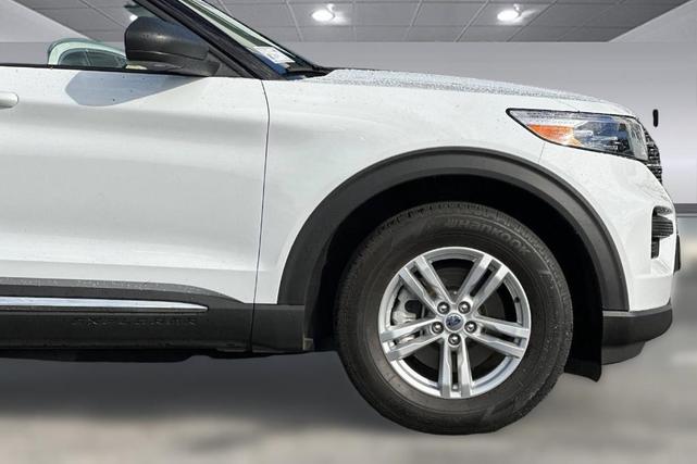 Photo of 2020 Oxford White Ford Explorer