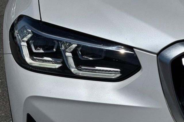 Photo of 2022 Mineral White Metallic BMW X3