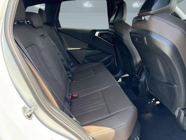 Photo of 2025 Alpine White BMW X3