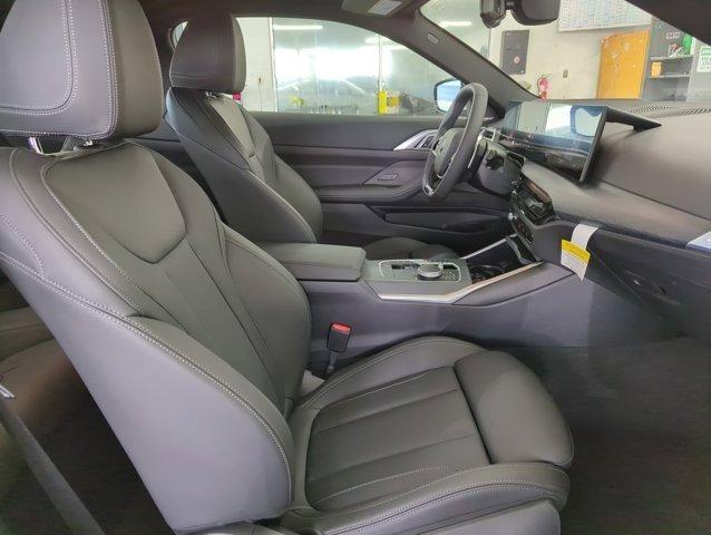 Photo of 2026 Alpine White BMW 430