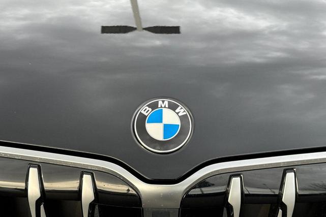 Photo of 2025 Black Sapphire Metallic BMW X1