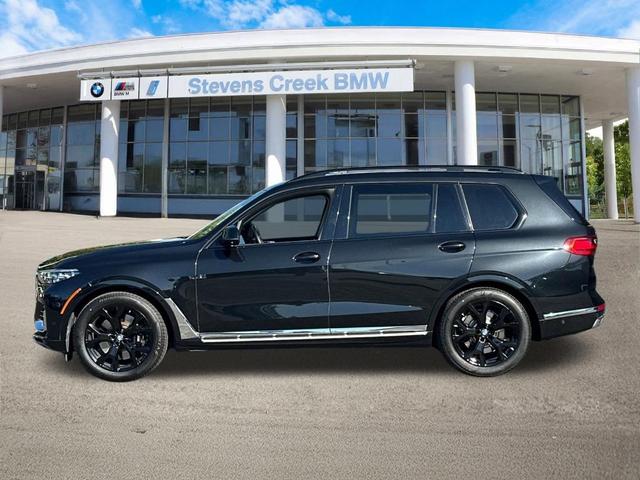 Photo of 2022 Black Sapphire Metallic BMW X7