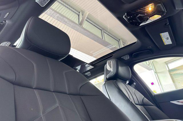Photo of 2025 Black Sapphire Metallic BMW i7