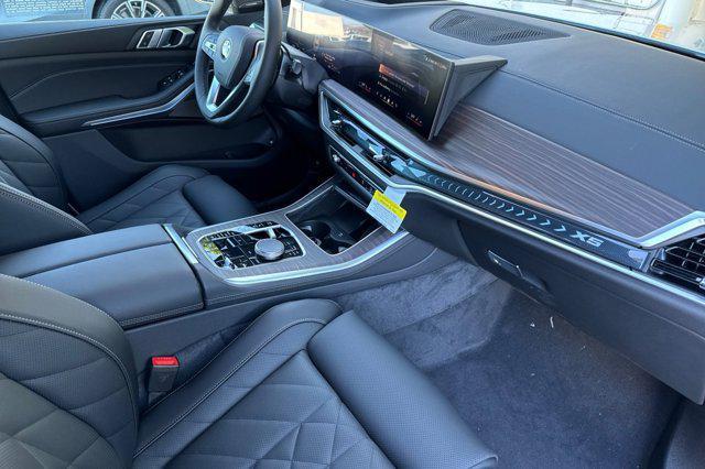 Photo of 2026 Mineral White Metallic BMW X5 PHEV
