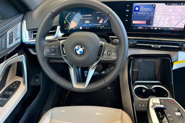 Photo of 2025 Alpine White BMW X1