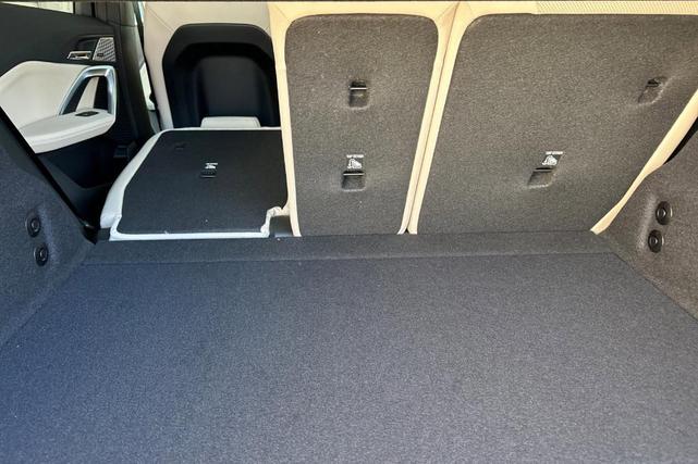 Photo of 2025 Alpine White BMW X1