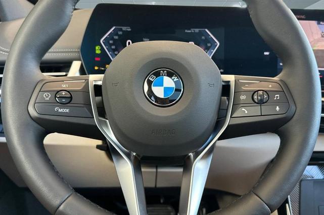 Photo of 2025 Alpine White BMW X1
