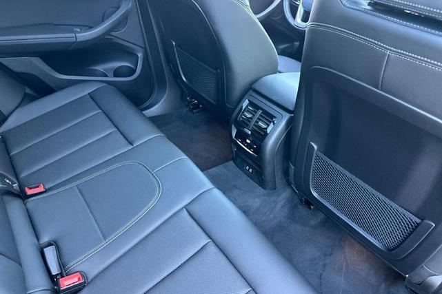 Photo of 2024 Black Sapphire Metallic BMW X3