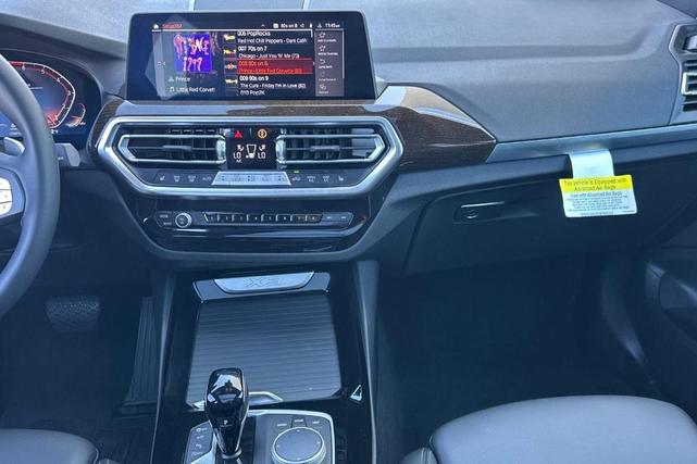Photo of 2024 Black Sapphire Metallic BMW X3