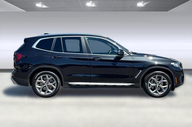 Photo of 2024 Black Sapphire Metallic BMW X3