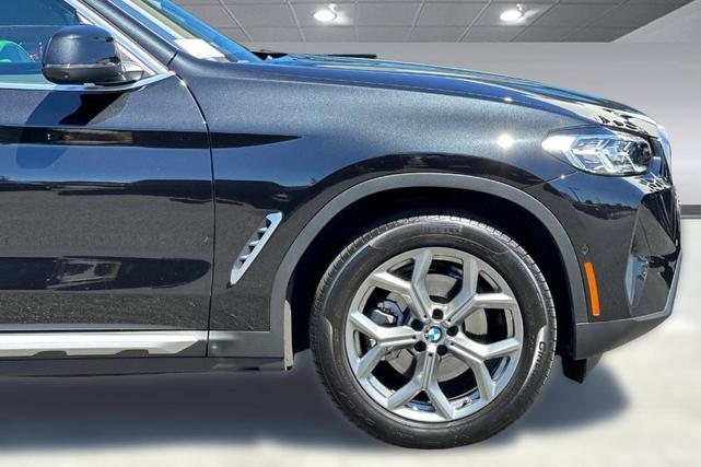 Photo of 2024 Black Sapphire Metallic BMW X3