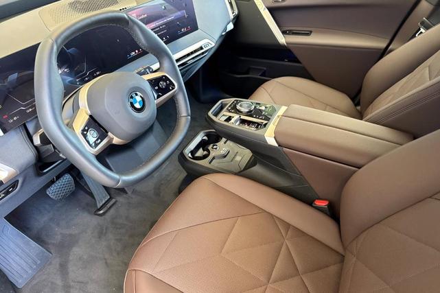 Photo of 2026 Black Sapphire Metallic BMW iX