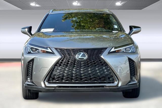 Photo of 2021 Atomic Silver Lexus UX 200