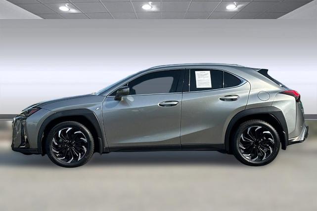 Photo of 2021 Atomic Silver Lexus UX 200