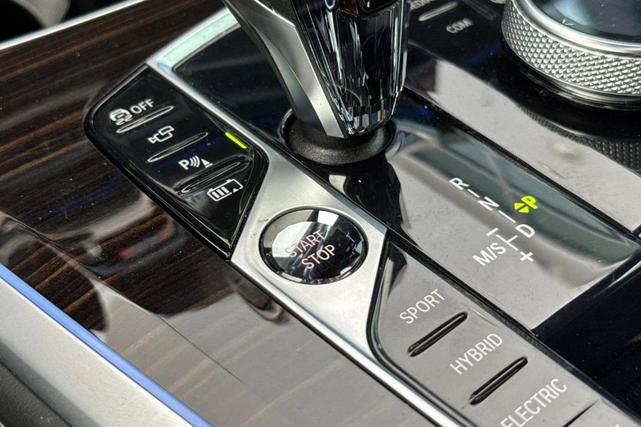 Photo of 2021 Black Sapphire Metallic BMW X5 PHEV