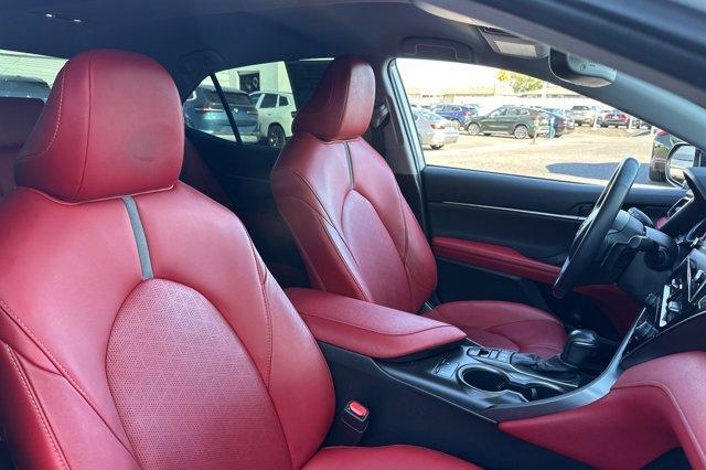 Photo of 2023 Wind Chill Pearl/Midnight Black Metallic Toyota Camry