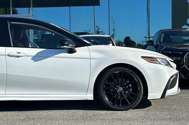 Photo of 2023 Wind Chill Pearl/Midnight Black Metallic Toyota Camry