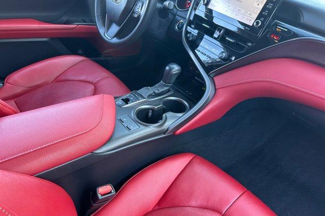 Photo of 2023 Wind Chill Pearl/Midnight Black Metallic Toyota Camry