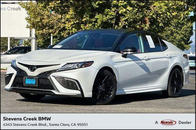 Photo of 2023 Wind Chill Pearl/Midnight Black Metallic Toyota Camry