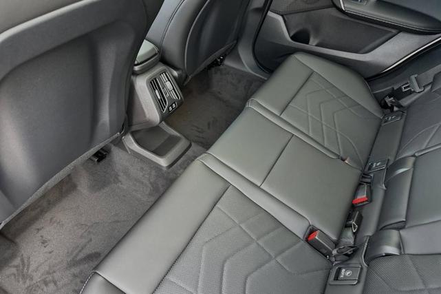 Photo of 2025 Utah Orange Metallic BMW X1