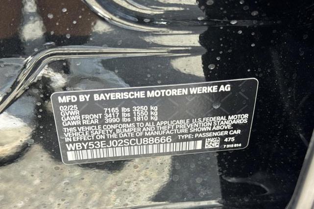 Photo of 2025 Black Sapphire Metallic BMW i7
