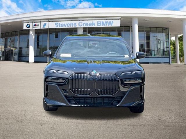 Photo of 2025 Black Sapphire Metallic BMW i7