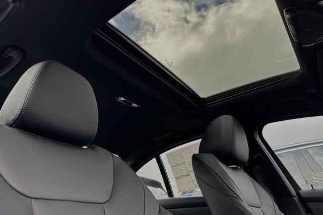 Photo of 2025 Arctic Race Blue Metallic BMW 330