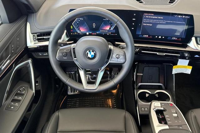 Photo of 2025 Alpine White BMW X1